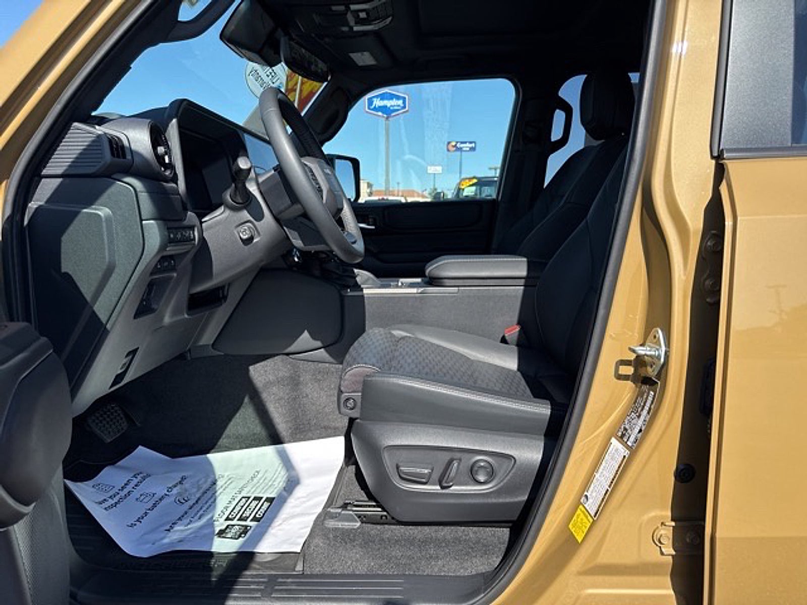 2025 Toyota Land Cruiser 4WD (Natl)