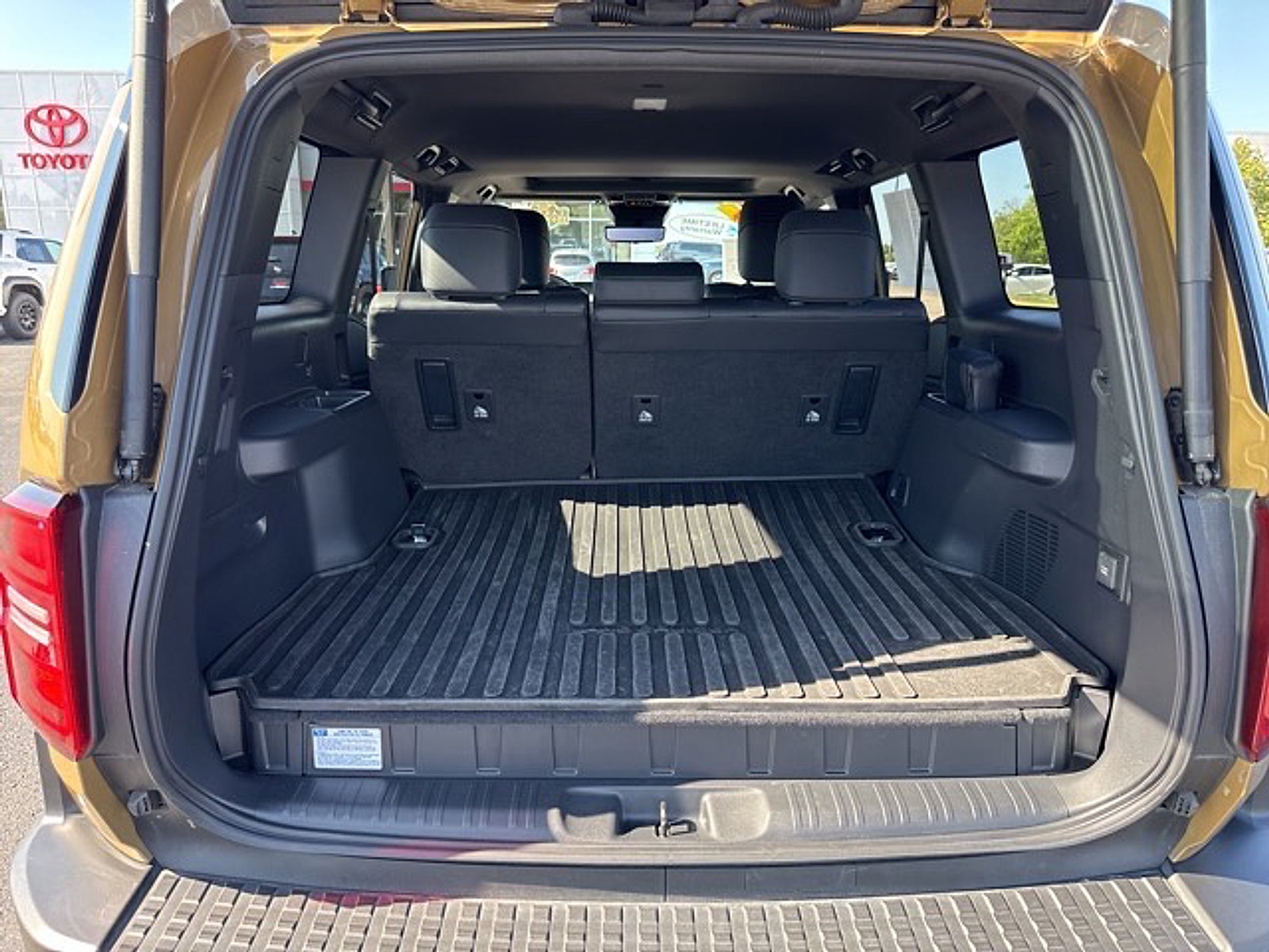 2025 Toyota Land Cruiser 4WD (Natl)