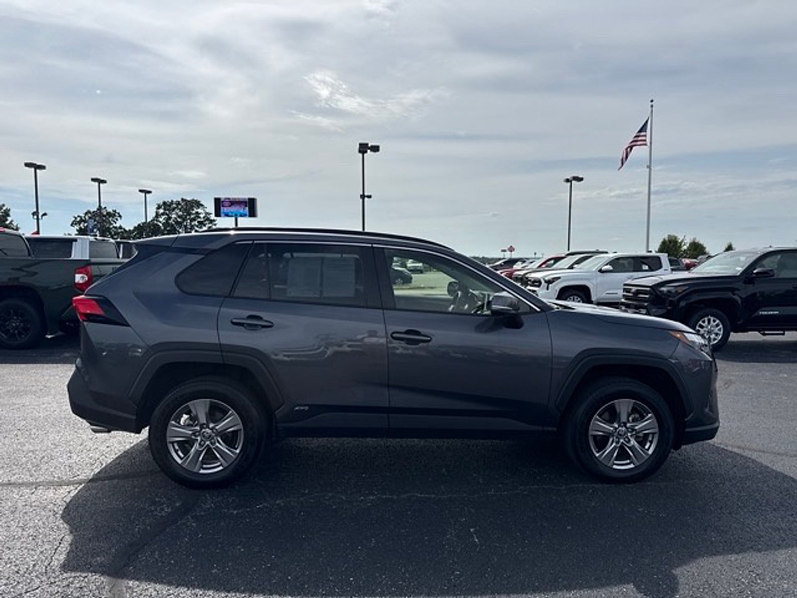 2025 Toyota RAV4 Hybrid LE
