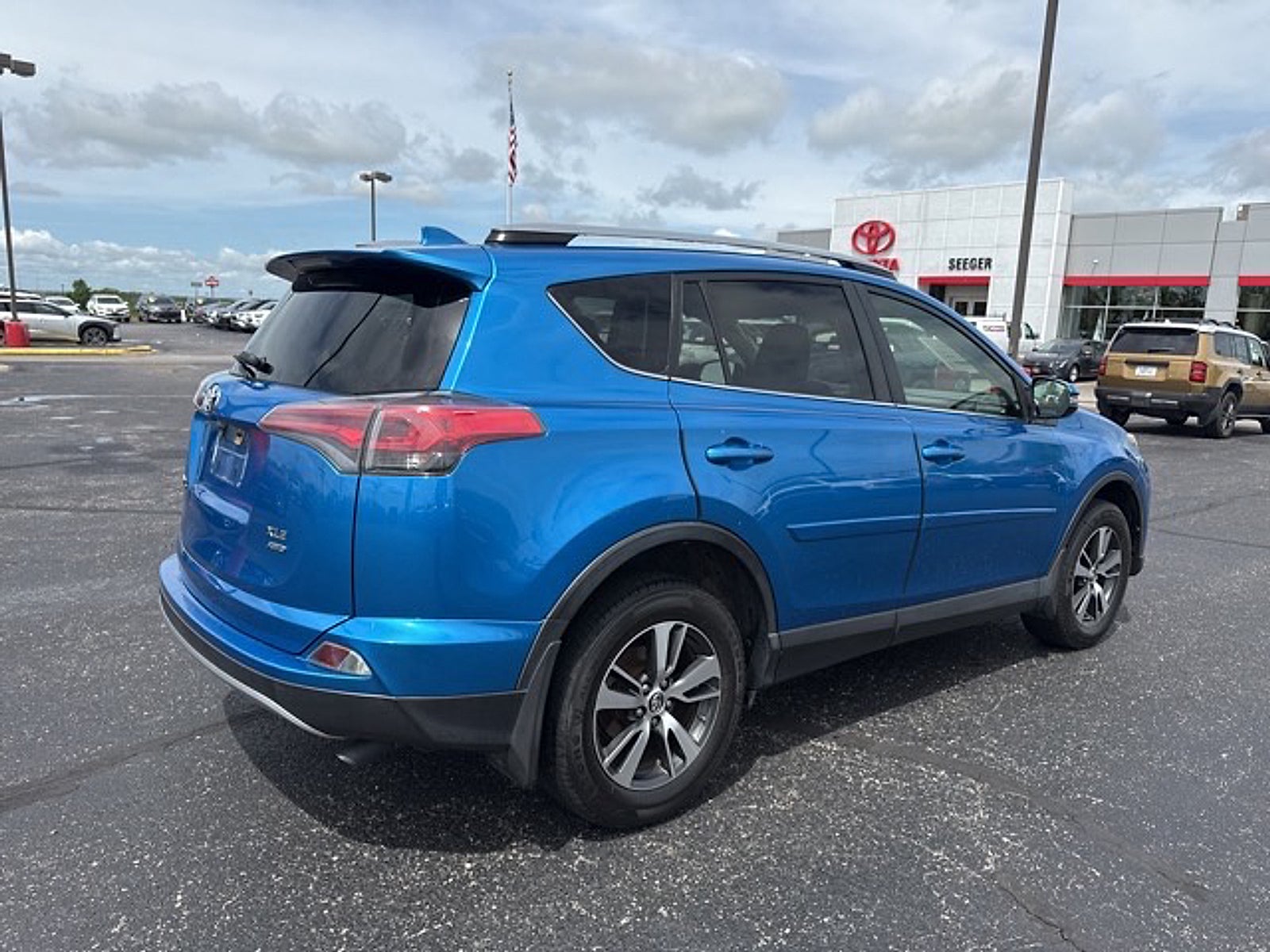 2018 Toyota RAV4 XLE