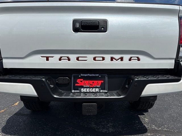 2022 Toyota Tacoma Limited V6