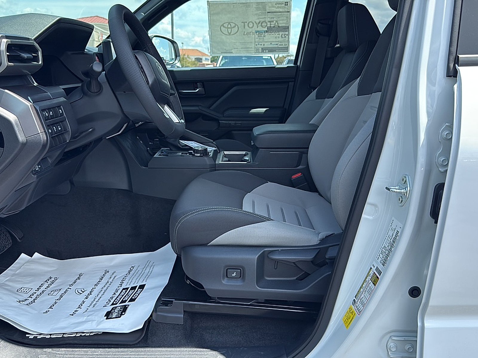 2025 Toyota Tacoma i-FORCE MAX TRD Off-Road i-FORCE MAX