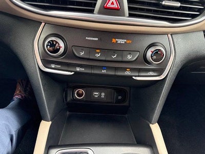 2020 Hyundai Santa Fe SE