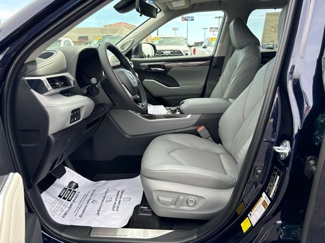 2026 Toyota Highlander Platinum
