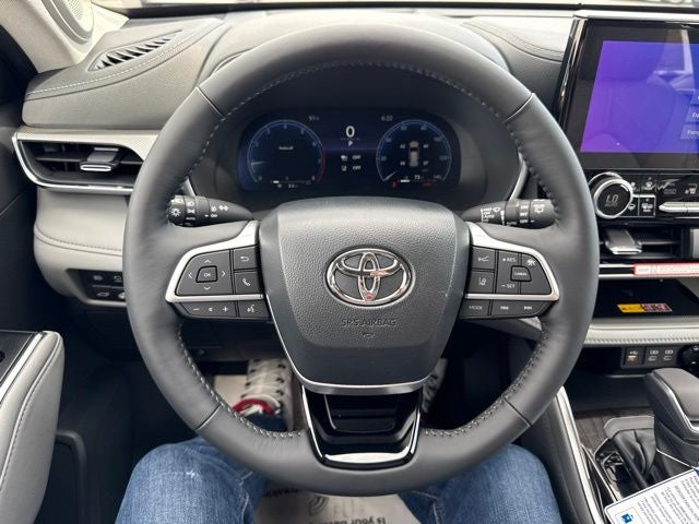 2026 Toyota Highlander Platinum