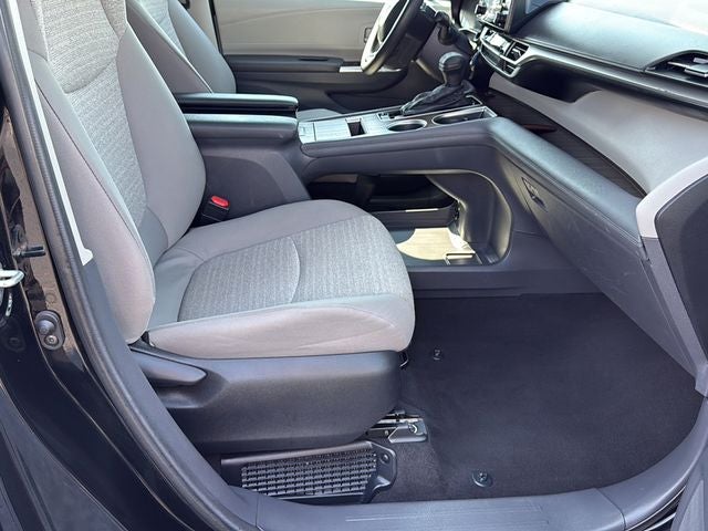 2024 Toyota Sienna LE 8 Passenger