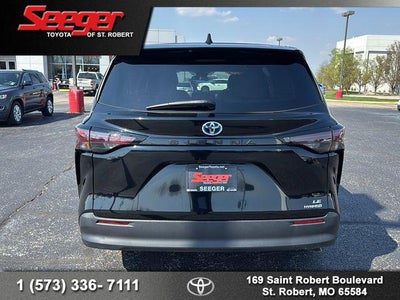 2024 Toyota Sienna LE 8 Passenger