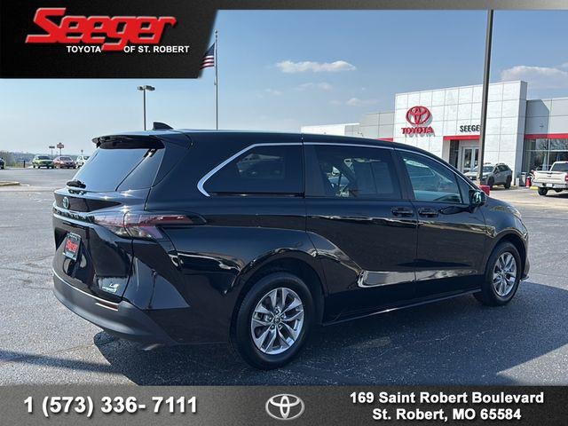 2024 Toyota Sienna LE 8 Passenger