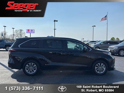 2024 Toyota Sienna LE 8 Passenger