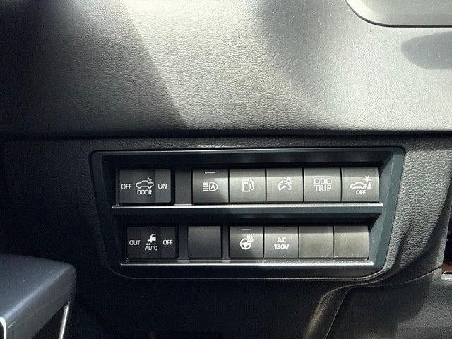 2023 Toyota Tundra Hybrid Platinum