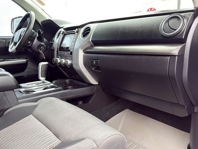 2016 Toyota TUNDRA 4X4 SR5