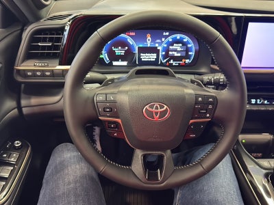 2025 Toyota Toyota Crown Signia Limited