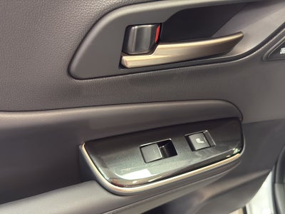 2025 Toyota Toyota Crown Signia Limited