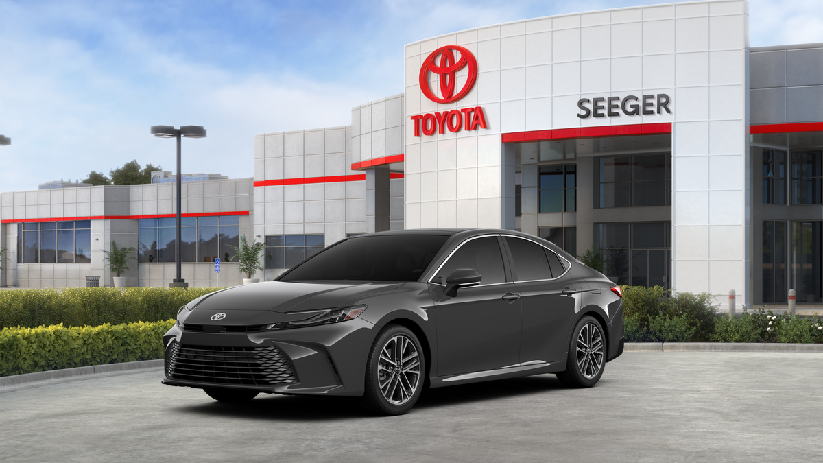 2026 Toyota Camry XLE AWD Hybrid's photo