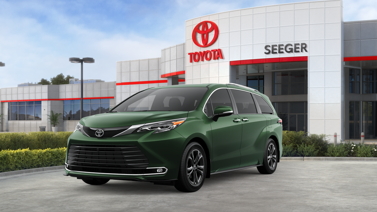 2026 Toyota Sienna Platinum 7-Passenger Hybrid AWD's photo