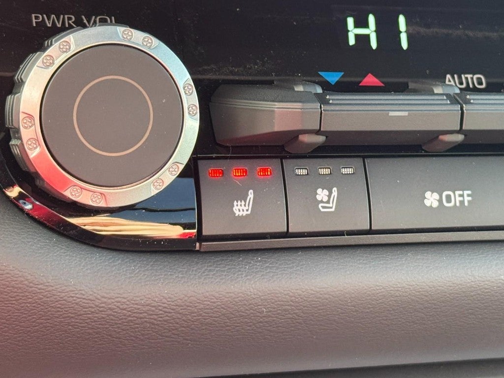 2025 Toyota Tundra i-FORCE MAX Platinum i-FORCE MAX