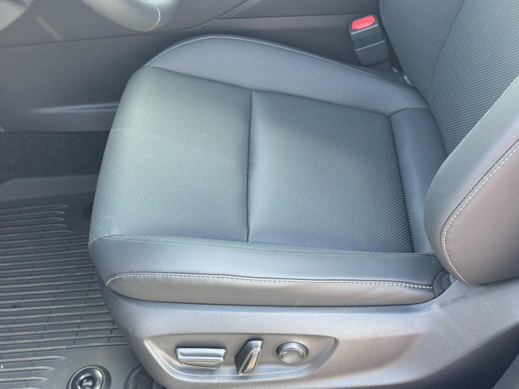 2026 Toyota Crown Signia Limited AWD (Natl)