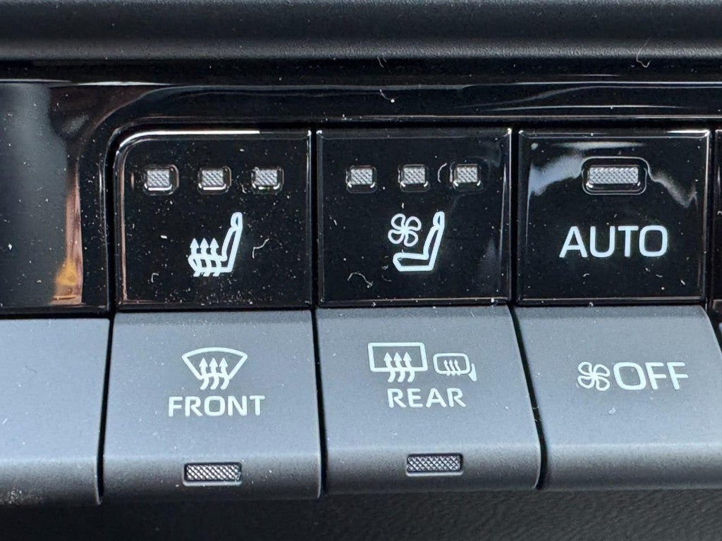 2026 Toyota Crown Signia Limited AWD (Natl)