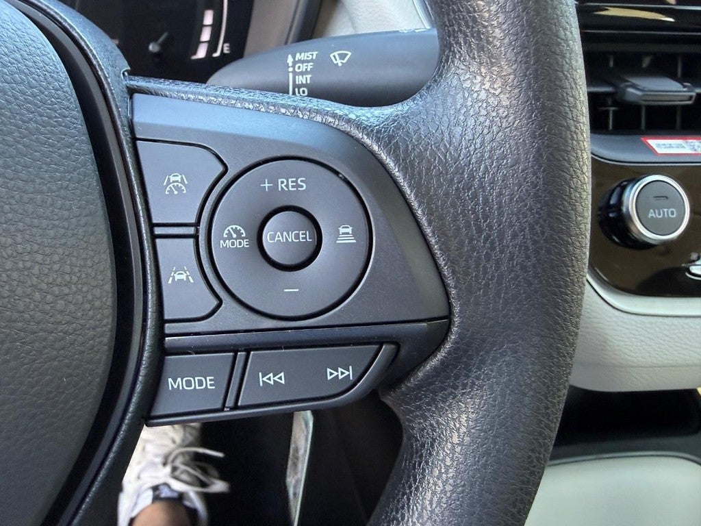 2026 Toyota Corolla Hybrid LE FWD (Natl)