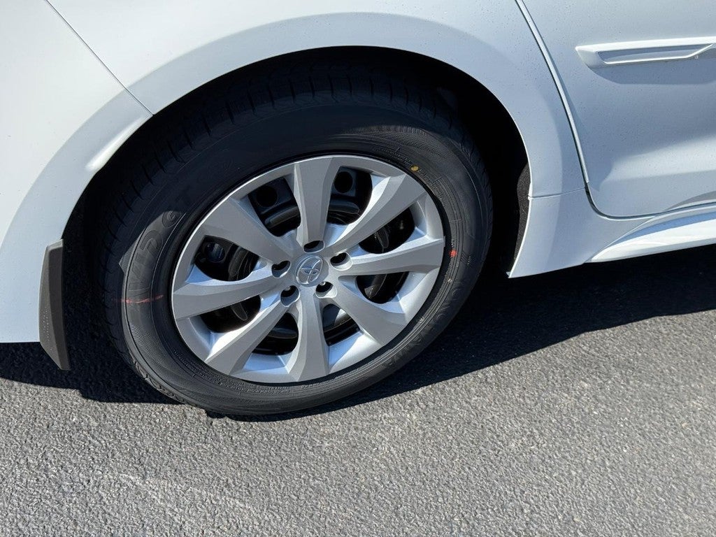 2026 Toyota Corolla Hybrid LE FWD (Natl)