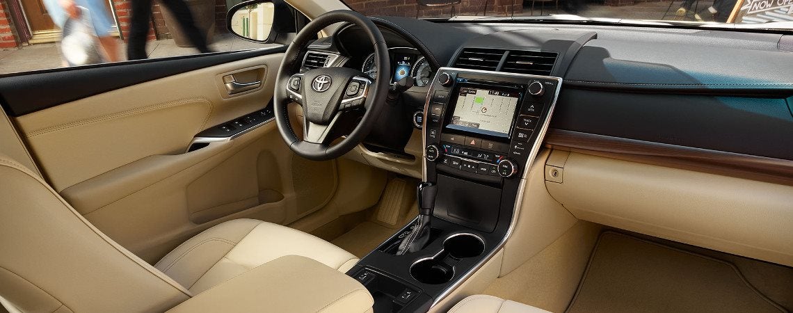2017 Toyota Camry XLE Interior Console