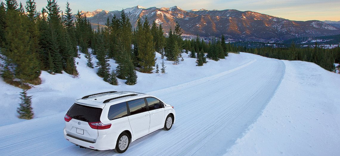 2017 Toyota Sienna Driving in Snow